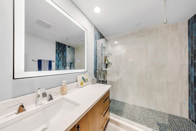 3651 Oaks Clubhouse Drive p11, Pompano Beach, FL 33069