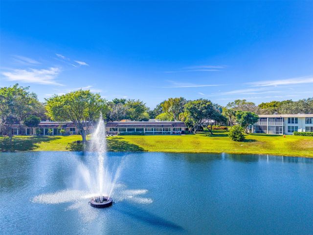 3651 Oaks Clubhouse Drive p11, Pompano Beach, FL 33069