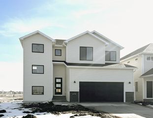 6704 32 Street S, Fargo, ND 58104