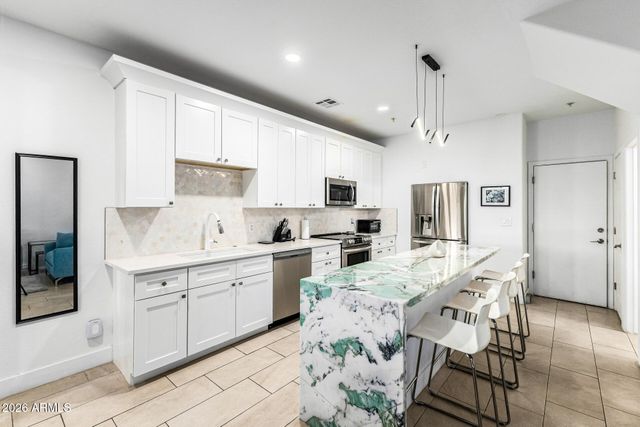 1718 W COLTER Street 115, Phoenix, AZ 85015