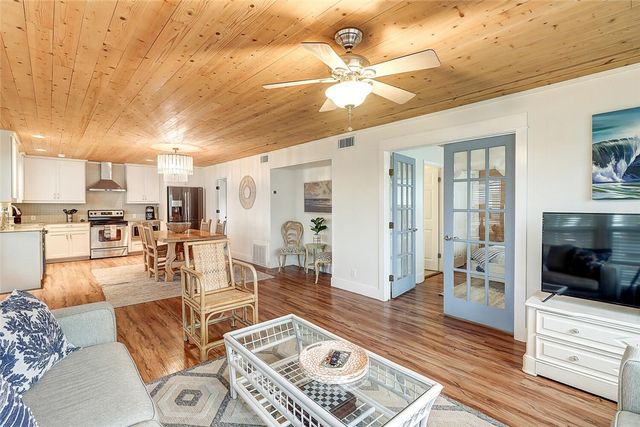 614 W Avenue C, Port Aransas, TX 78373