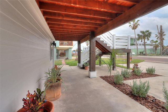 614 W Avenue C, Port Aransas, TX 78373