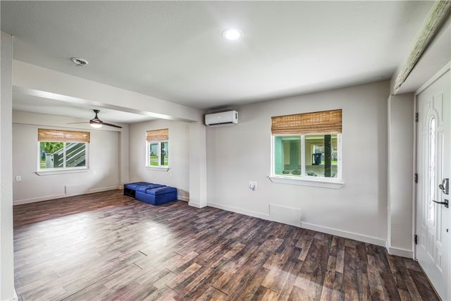 614 W Avenue C, Port Aransas, TX 78373