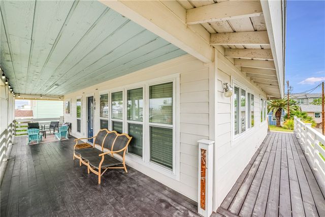 614 W Avenue C, Port Aransas, TX 78373