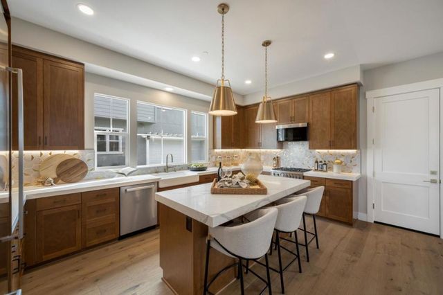 4911 Vivi Place, San Jose, CA 95124
