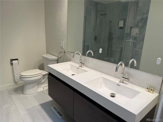 7562 S Cove Cir, Centennial, CO 80122