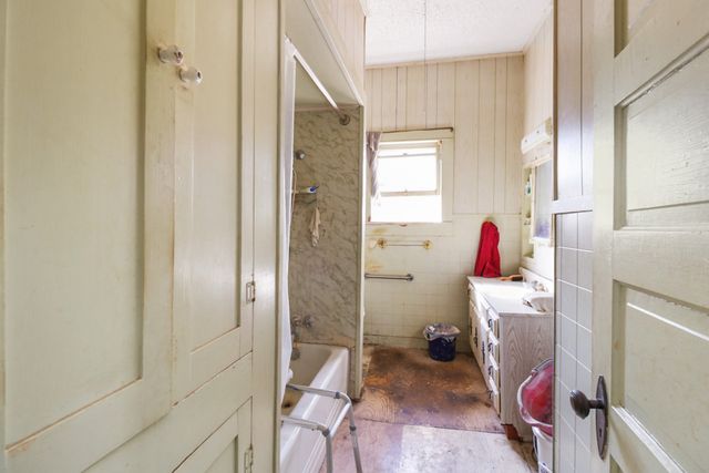 1115 S Colorado Street, Coleman, TX 76834