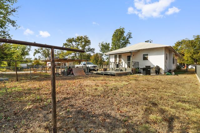 1115 S Colorado Street, Coleman, TX 76834