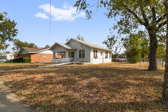 1115 S Colorado Street, Coleman, TX 76834