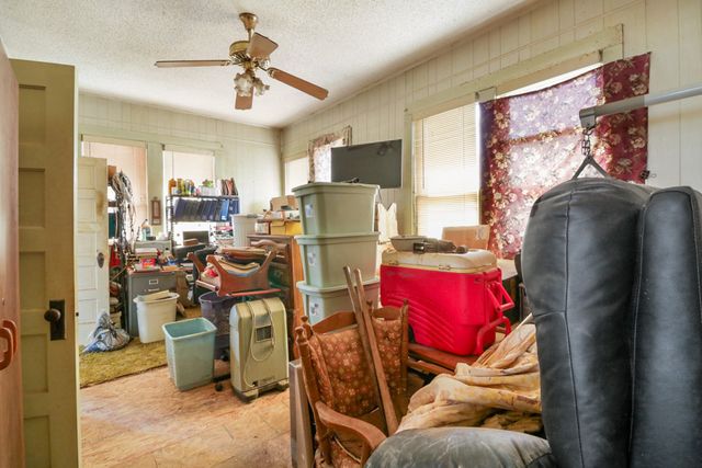 1115 S Colorado Street, Coleman, TX 76834