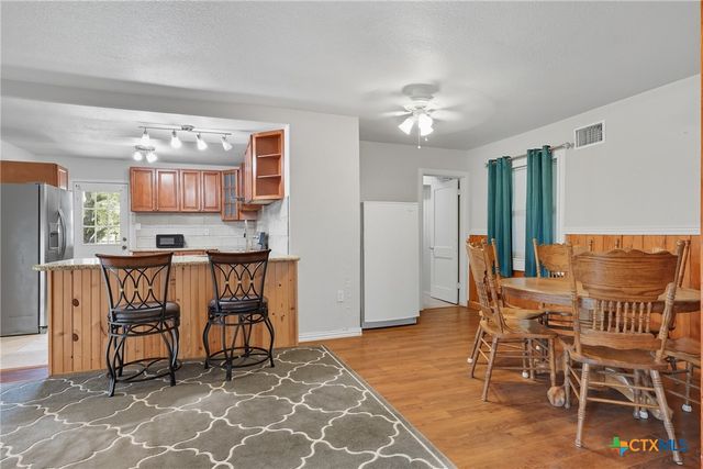 488 Alamo Beach Avenue, Port Lavaca, TX 77979