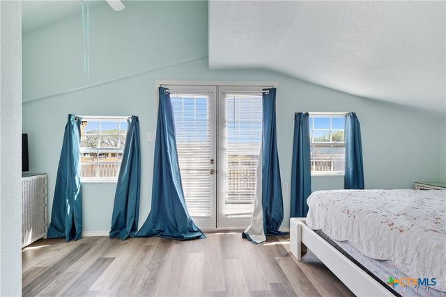 488 Alamo Beach Avenue, Port Lavaca, TX 77979