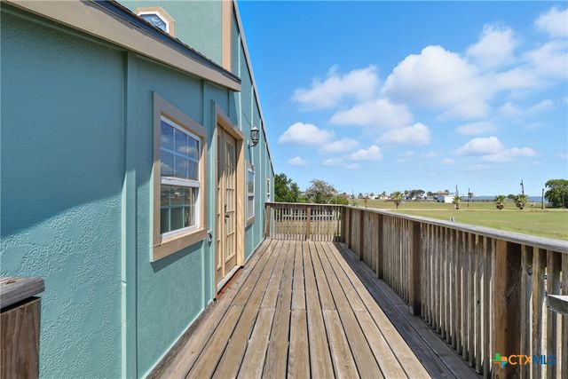 488 Alamo Beach Avenue, Port Lavaca, TX 77979