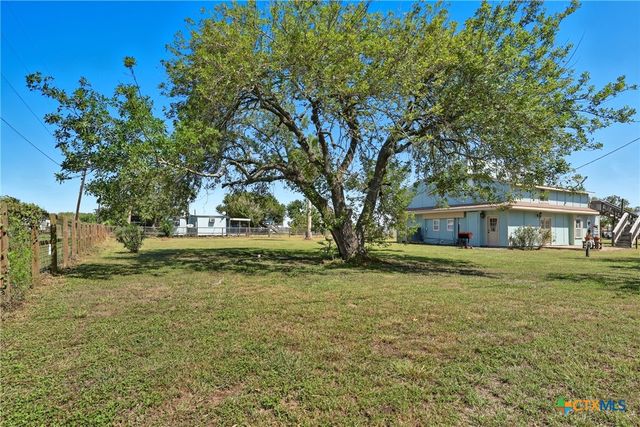 488 Alamo Beach Avenue, Port Lavaca, TX 77979