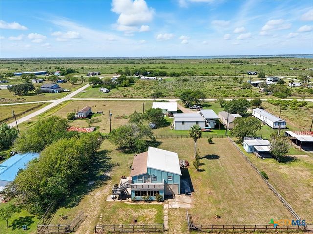 488 Alamo Beach Avenue, Port Lavaca, TX 77979