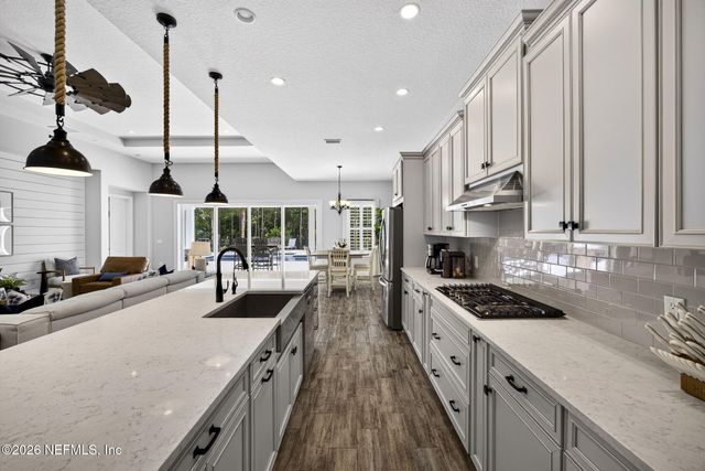 215 FRESHWATER Drive, St. Johns, FL 32259
