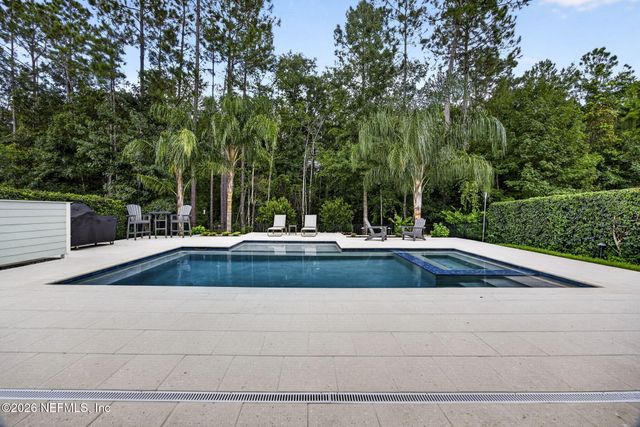 215 FRESHWATER Drive, St. Johns, FL 32259