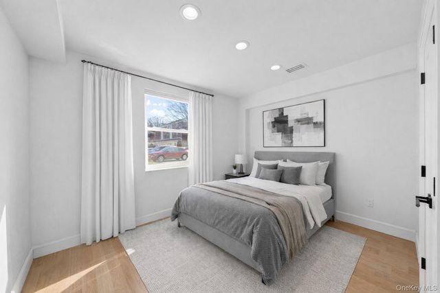 6821 Cloverdale Lane, Bayside, NY 11364