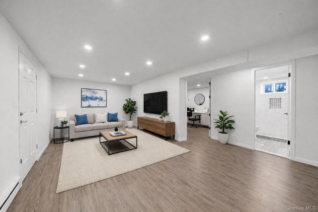 6821 Cloverdale Lane, Bayside, NY 11364