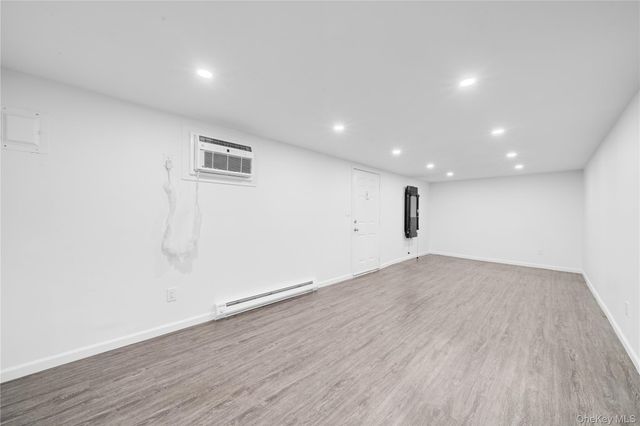 6821 Cloverdale Lane, Bayside, NY 11364