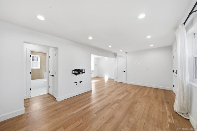 6821 Cloverdale Lane, Bayside, NY 11364