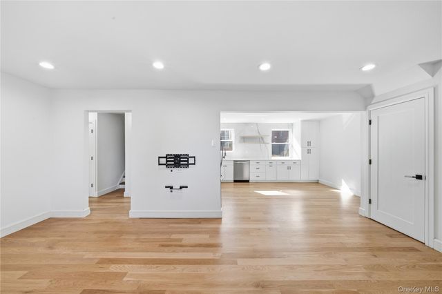 6821 Cloverdale Lane, Bayside, NY 11364