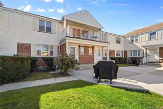 6821 Cloverdale Lane, Bayside, NY 11364