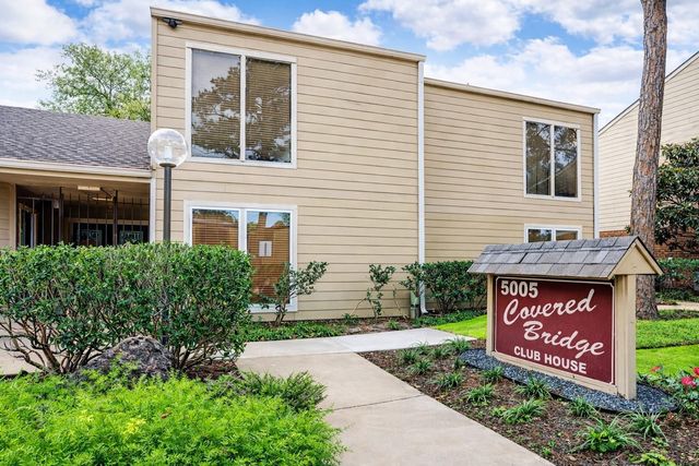 5005 Georgi Lane 204, Houston, TX 77092