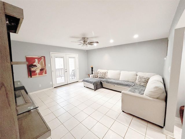 5005 Georgi Lane 204, Houston, TX 77092