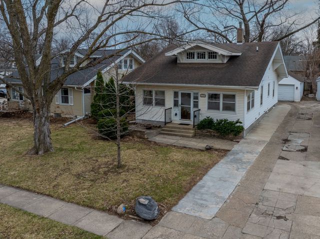 3306 School Street, Des Moines, IA 50311