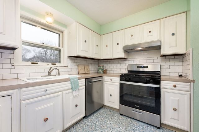 3306 School Street, Des Moines, IA 50311