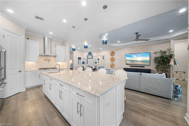 9576 Montelanico LOOP, Naples, FL 34119