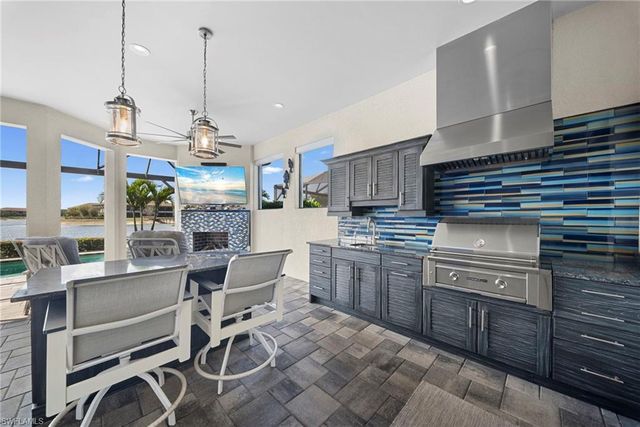 9576 Montelanico LOOP, Naples, FL 34119