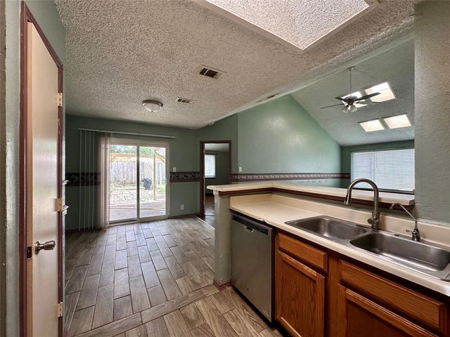 1416 Woodfern Drive, Arlington, TX 76018