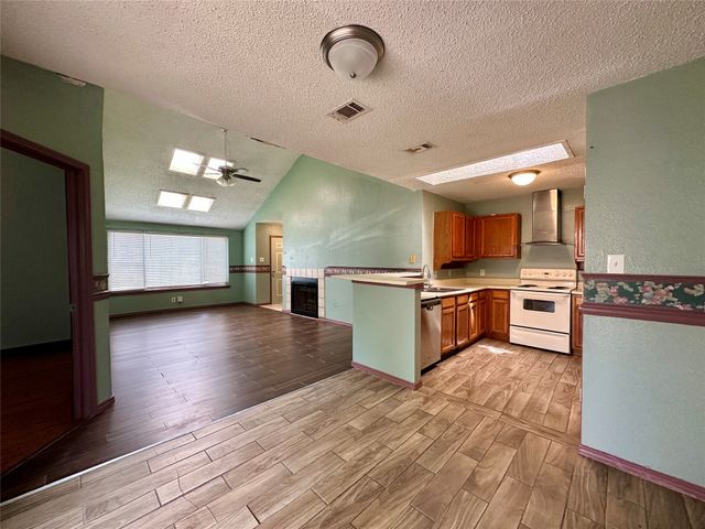 1416 Woodfern Drive, Arlington, TX 76018