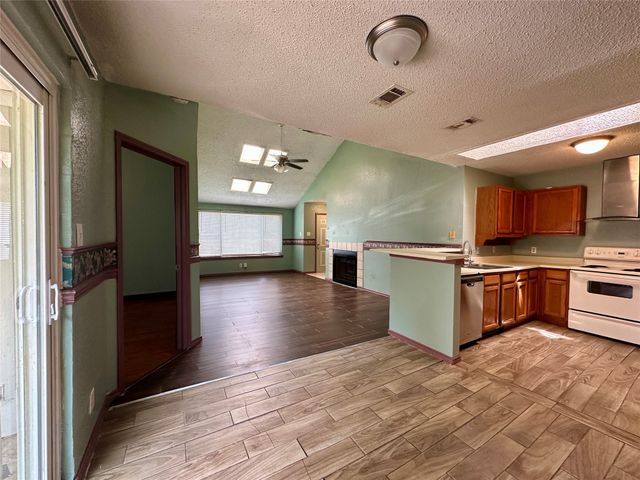 1416 Woodfern Drive, Arlington, TX 76018