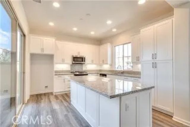 125 Primrose Drive, Lake Forest, CA 92610