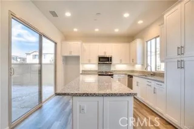 125 Primrose Drive, Lake Forest, CA 92610