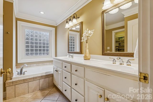 10019 Elibren Lane, Matthews, NC 28105