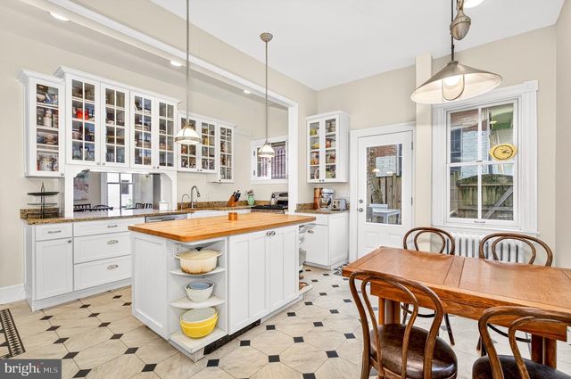 1701 NEWTON ST NW, Washington, DC 20010