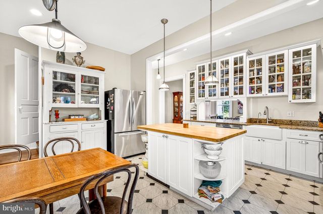 1701 NEWTON ST NW, Washington, DC 20010