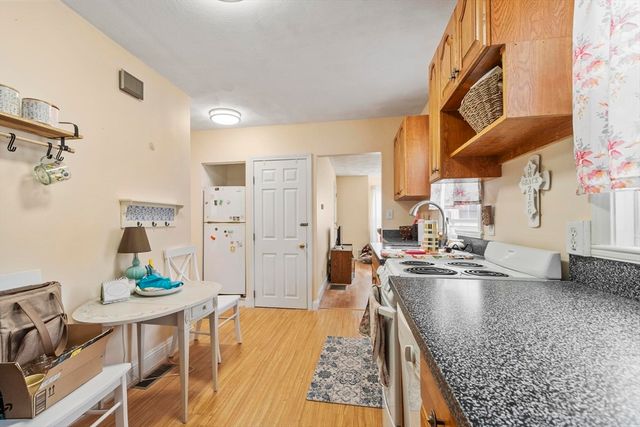 29 Kingsbury Avenue, Haverhill, MA 01835