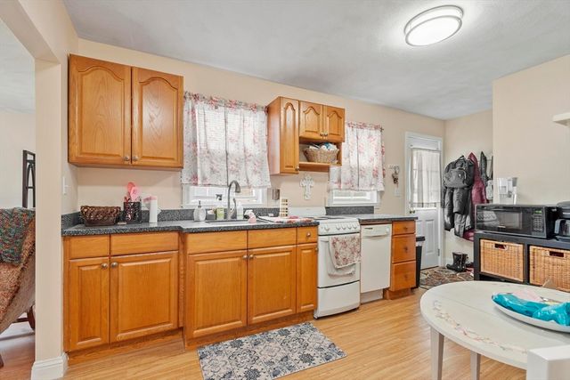 29 Kingsbury Avenue, Haverhill, MA 01835