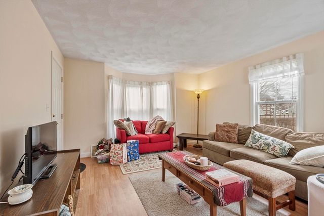 29 Kingsbury Avenue, Haverhill, MA 01835