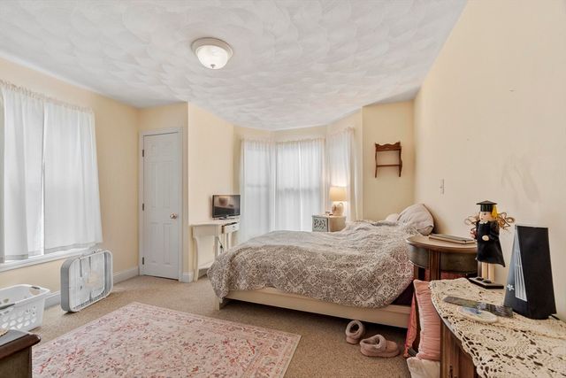 29 Kingsbury Avenue, Haverhill, MA 01835