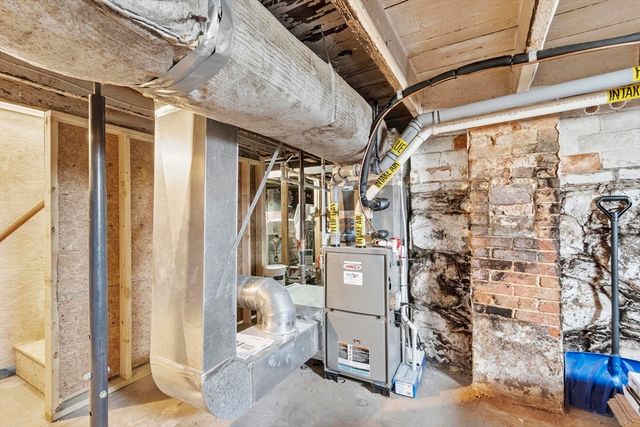 29 Kingsbury Avenue, Haverhill, MA 01835