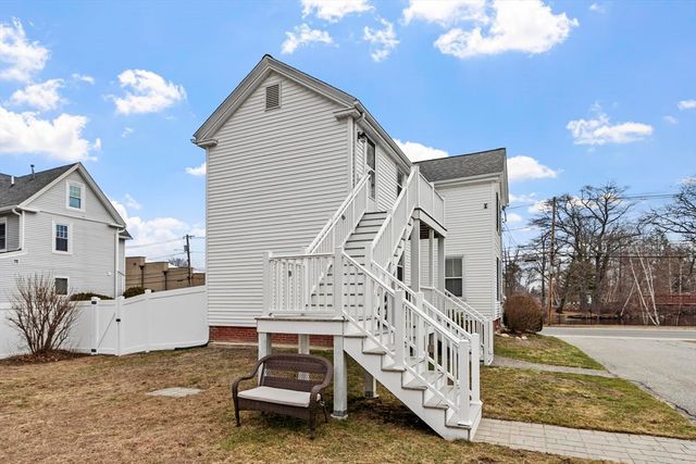 29 Kingsbury Avenue, Haverhill, MA 01835