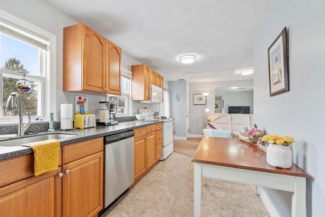 29 Kingsbury Avenue, Haverhill, MA 01835