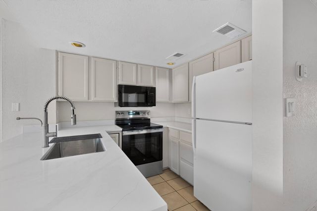 3301 Monroe Street NE UNIT P168, Albuquerque, NM 87110