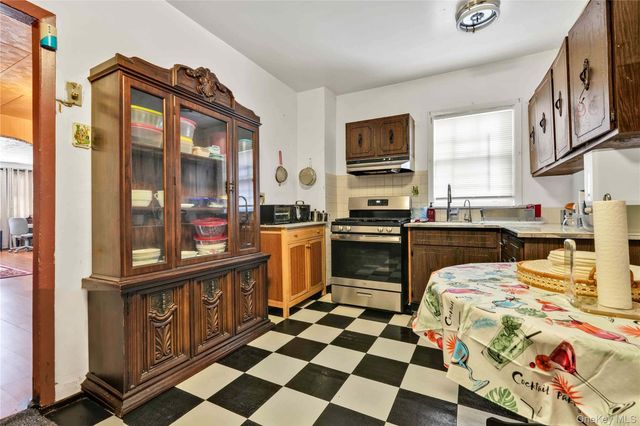 8060 162nd Street, Jamaica, NY 11432